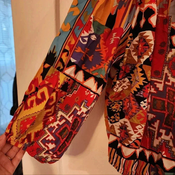 Christian Siriano colorful cropped quarter sleeve blouse size Medium - Picture 2 of 9